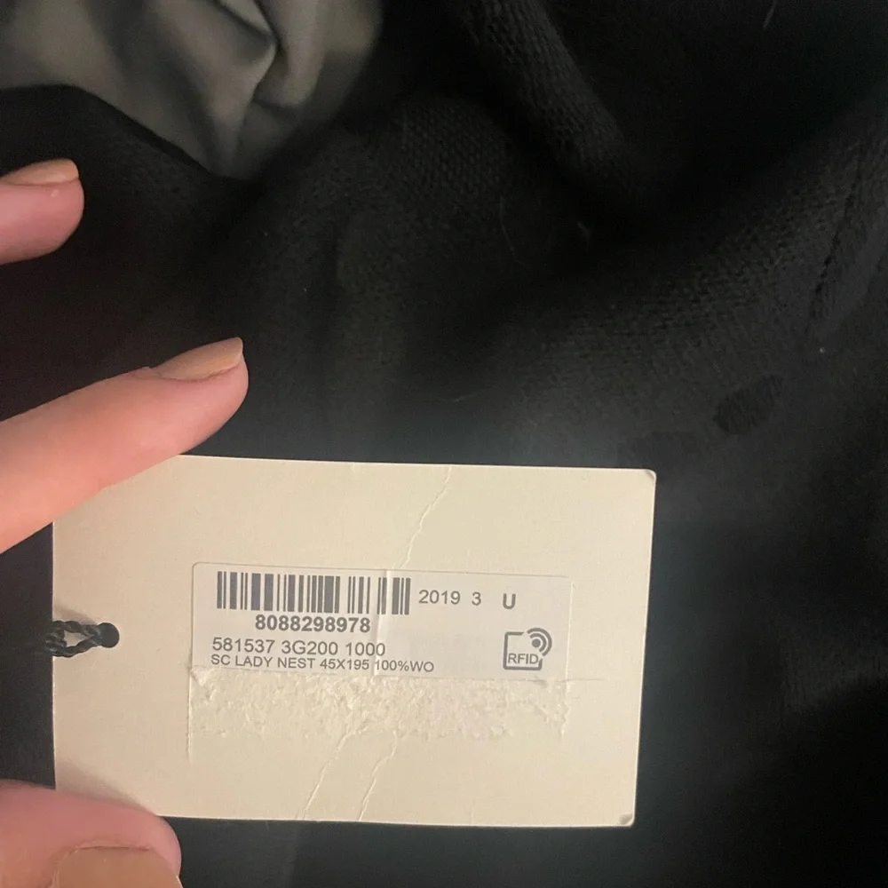 NWT Gucci jumbo GG monogram 100% wool scarf black on black - Picture 8 of 13